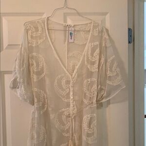 On The Road Sheer White/Creme Embroidered Kimono